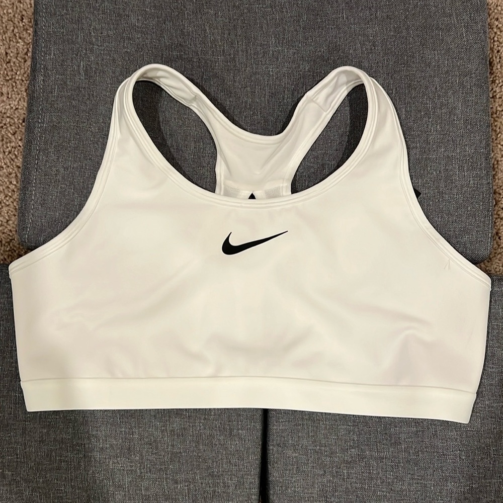 Nike Swoosh High Support Sports Bra